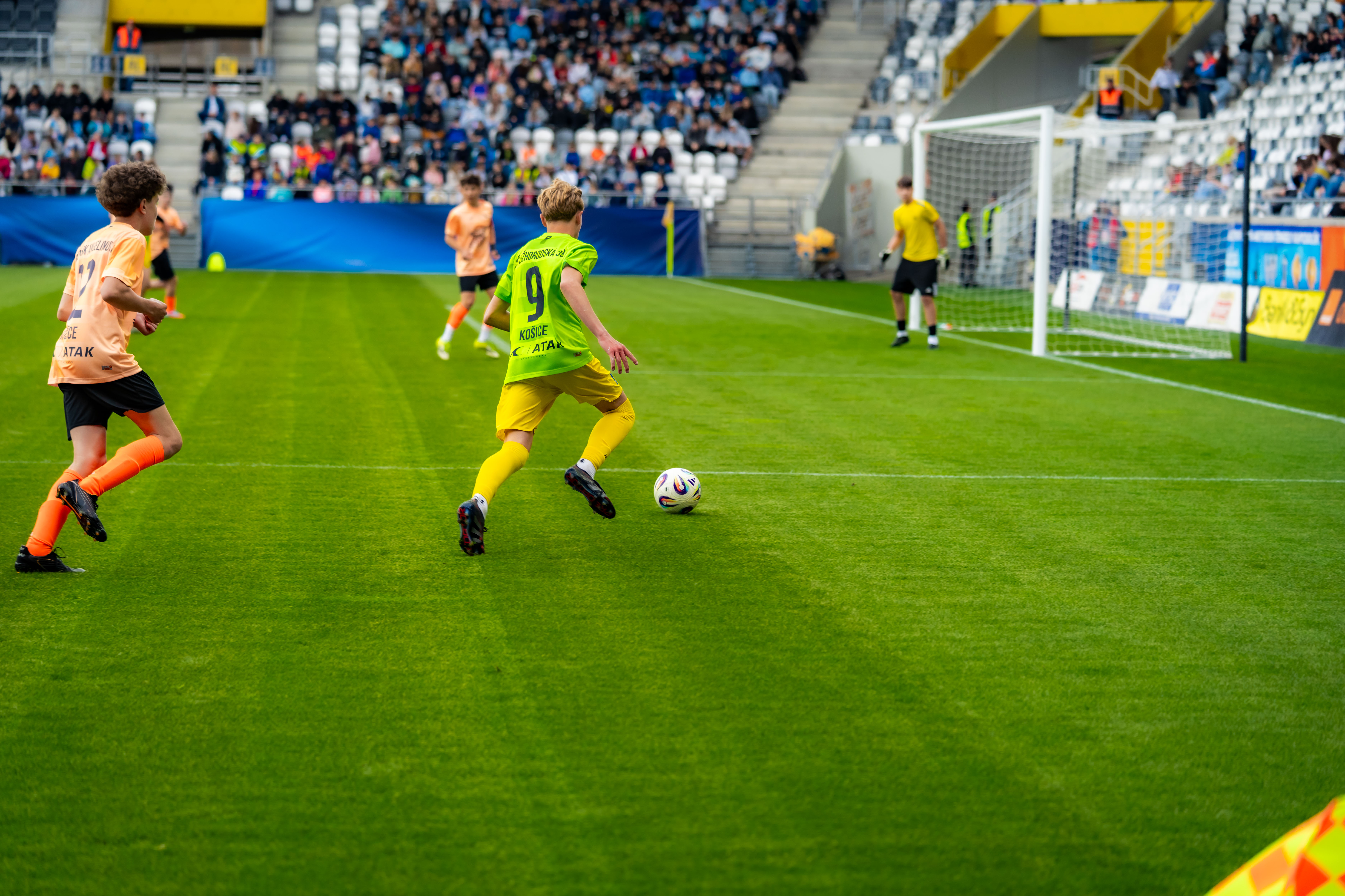 Finalovy futbalovy turnaj ZS mesta Kosice-1-86